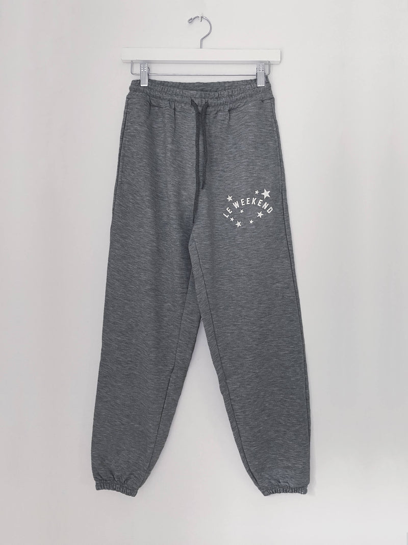 https://www.southparadeclothing.com/cdn/shop/products/South-Parade-sweatpants-le-weekend-1_800x.jpg?v=1670539791